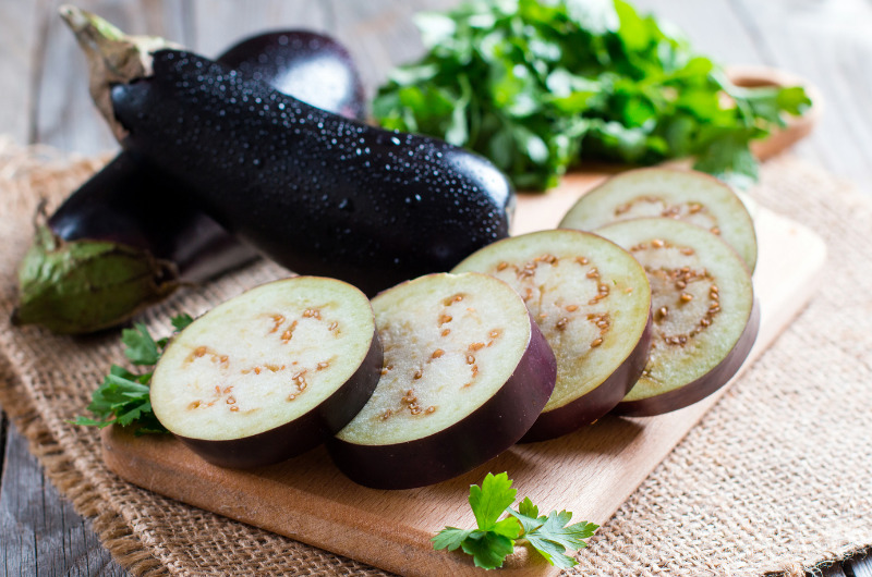 motivos para incluir a berinjela na dieta